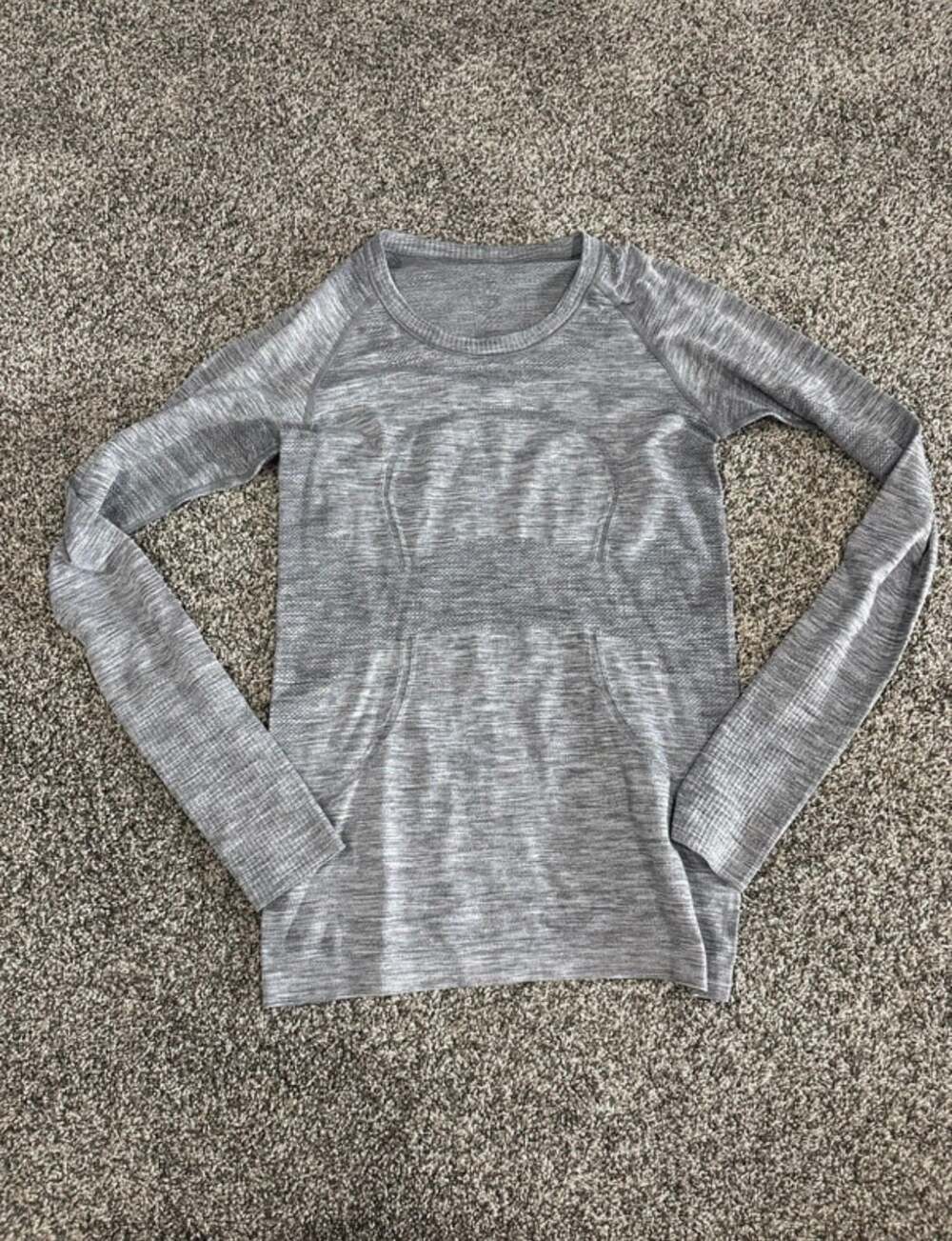 Lululemon Swift Stride Long Sleeve Size 6 Gray Athletic Shirt